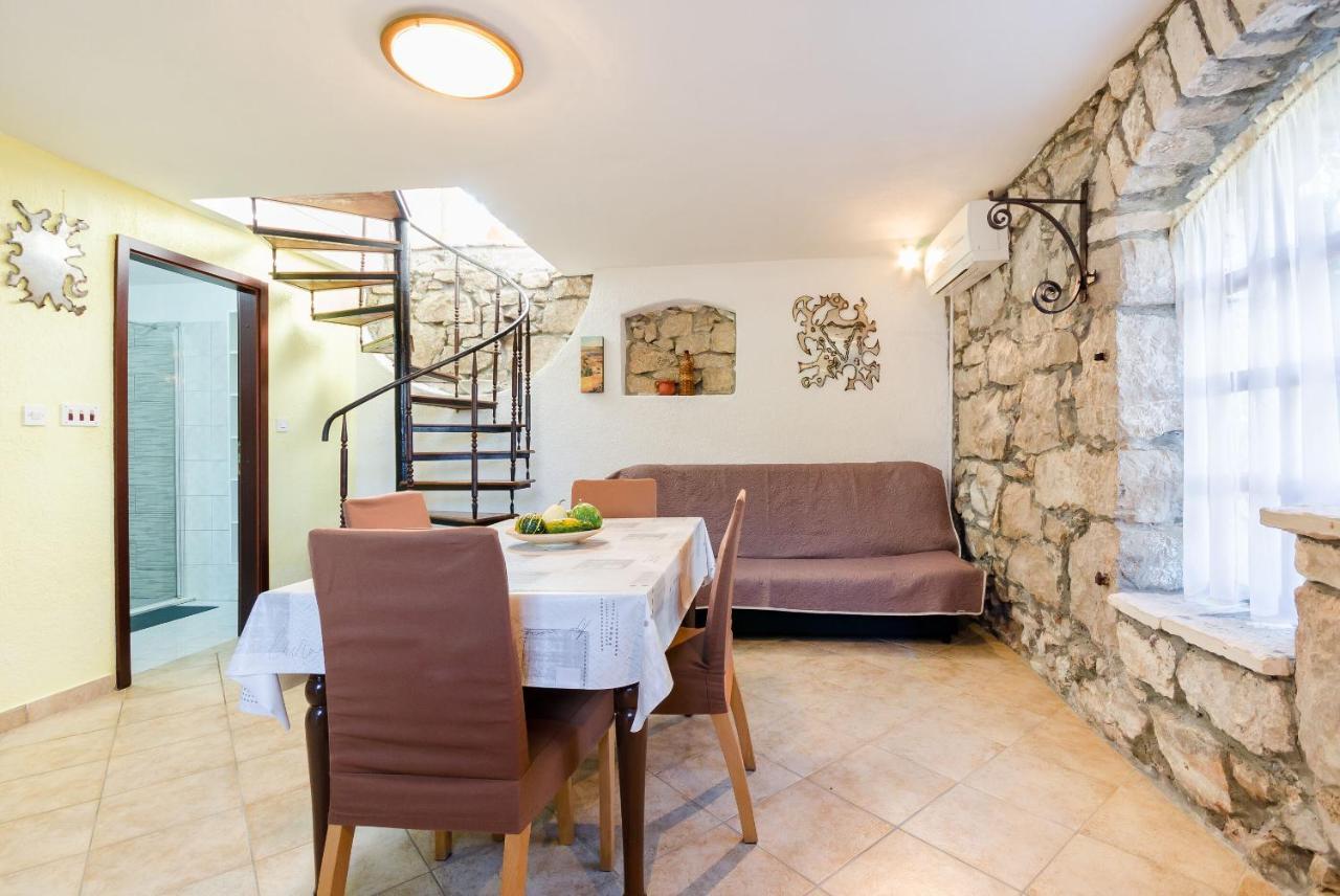 Apartment Josip Plomin Esterno foto