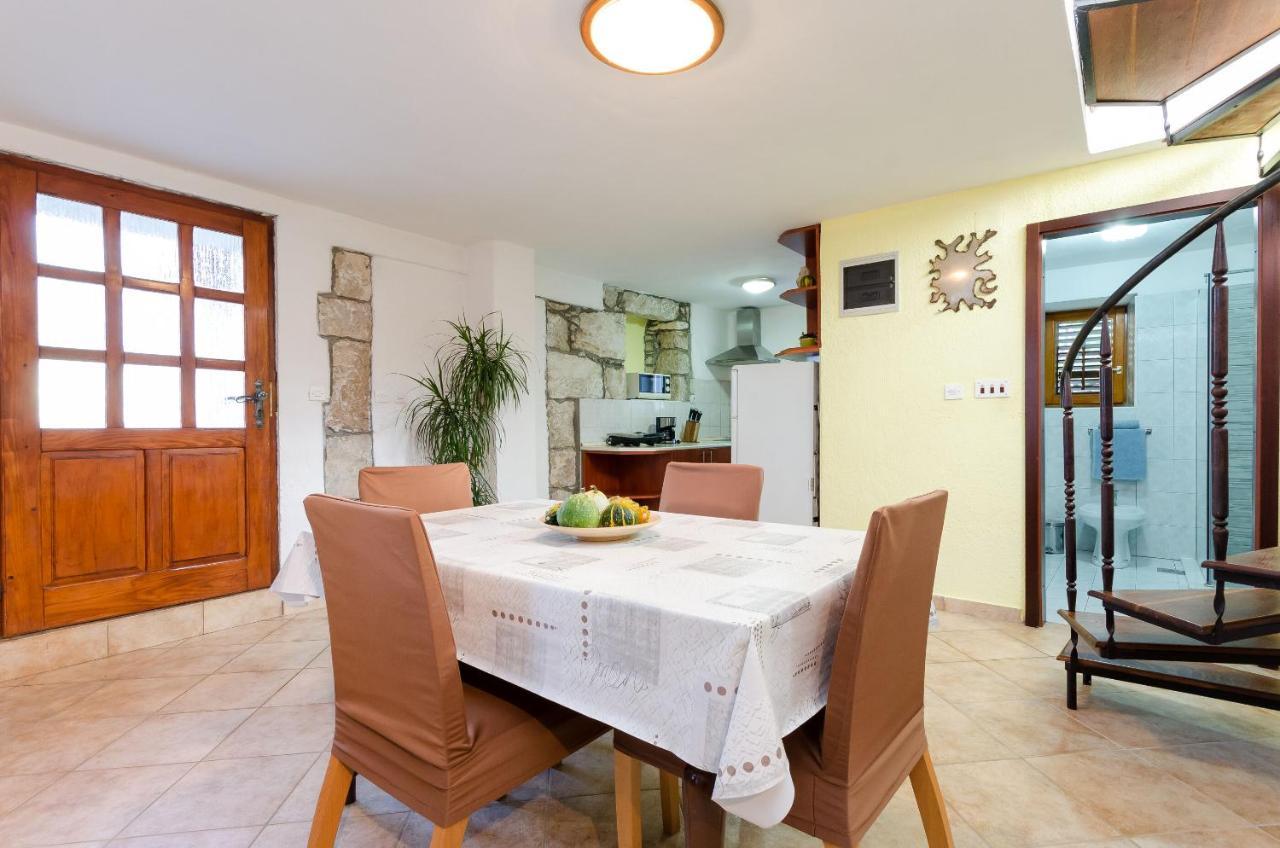 Apartment Josip Plomin Esterno foto