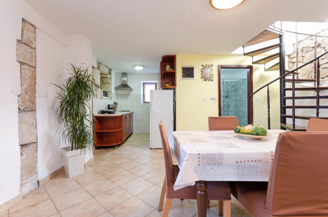 Apartment Josip Plomin Esterno foto